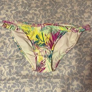 Bikini bottoms